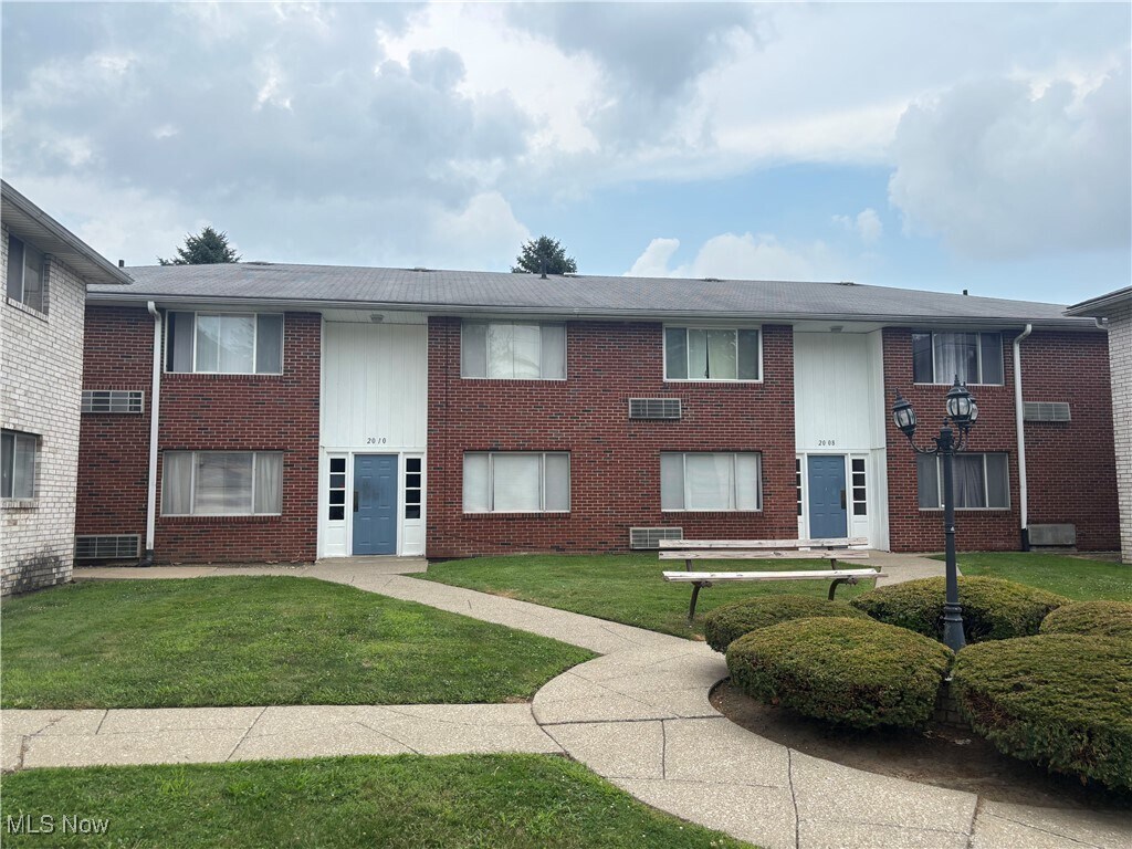 Foto principal - 2010 Woodlawn Ave NW