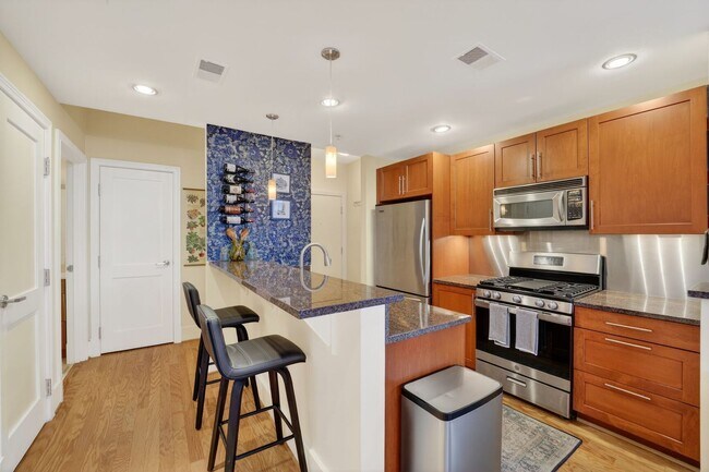 Building Photo - Spacious & Modern 1br Steps on U St Corridor!