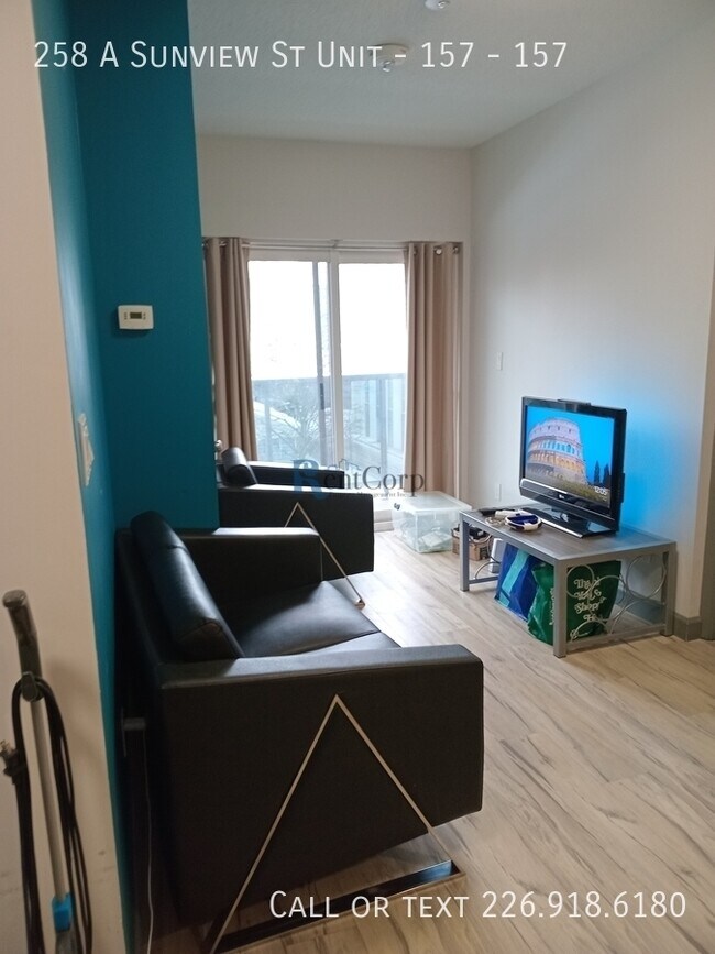 Photo du bâtiment - 258A Sunview St