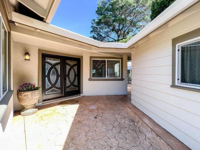 Building Photo - 255 Pinehill Rd