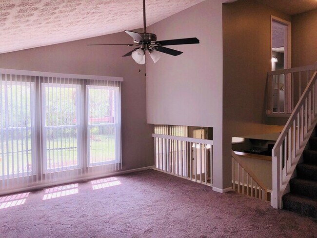 Building Photo - 4564 Linchmere Dr