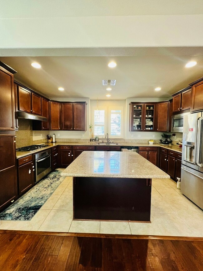 Building Photo - 3084 Vittoria Loop