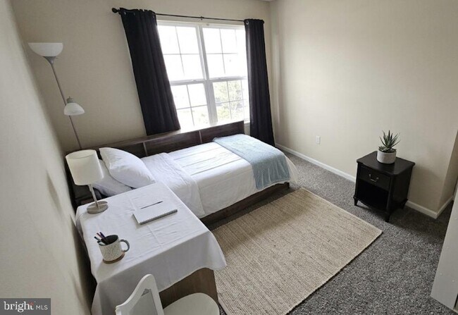 Foto del edificio - 12327 Malvern Way