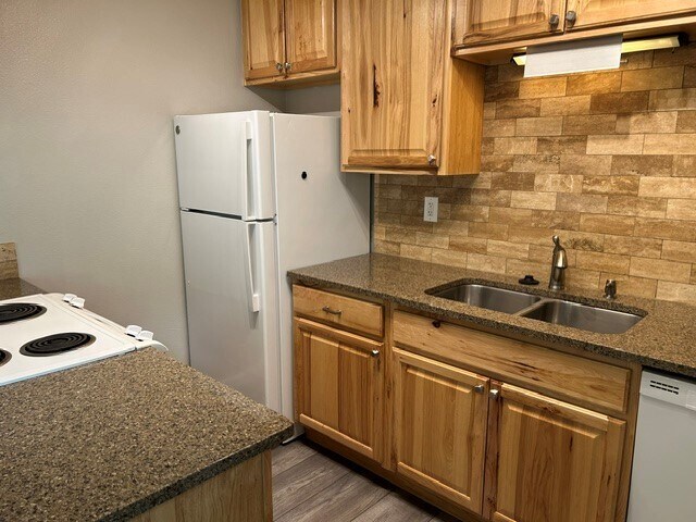 Foto del edificio - 9255 E Lehigh Ave