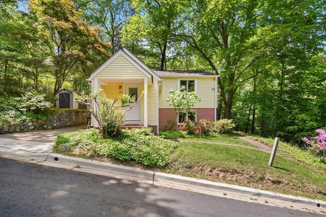 3 Bed 1.5 Bath - Takoma Park Cottage - Mov... - 3 Bed 1.5 Bath - Takoma Park Cottage - Mov... House
