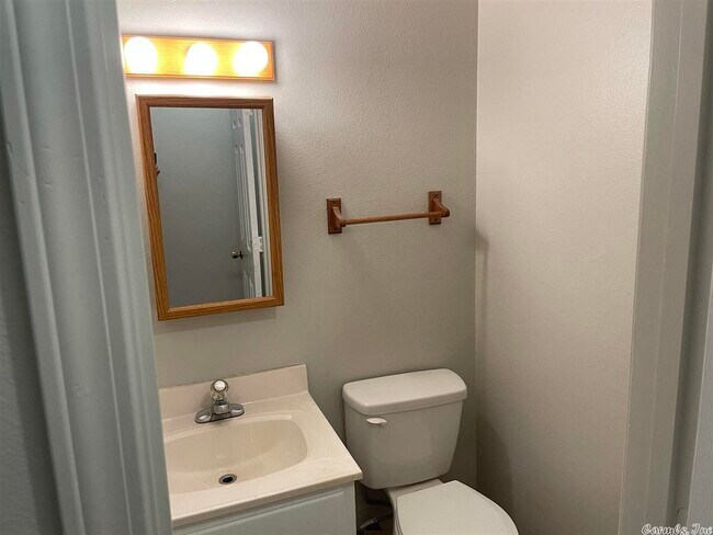 Building Photo - 174 S Davis St