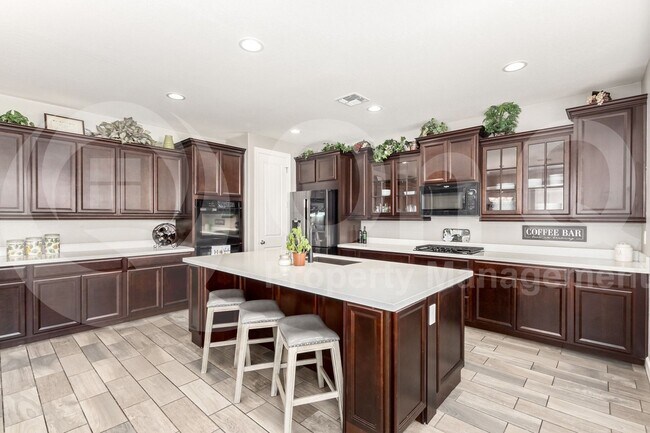 Foto del edificio - 913 W Yosemite Dr