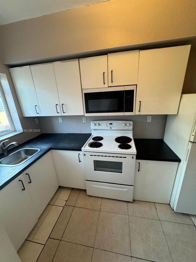 Building Photo - 8407 NW 5th Ave