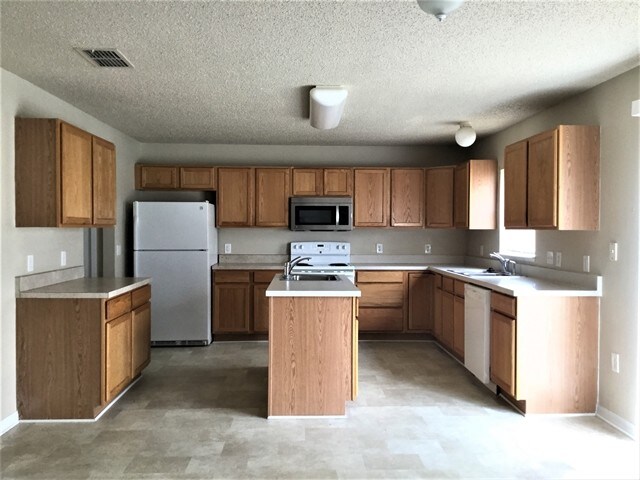 Foto del edificio - 459 Danube Drive