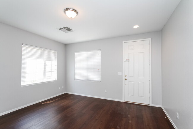 Building Photo - 3525 Simmering Sun Ct