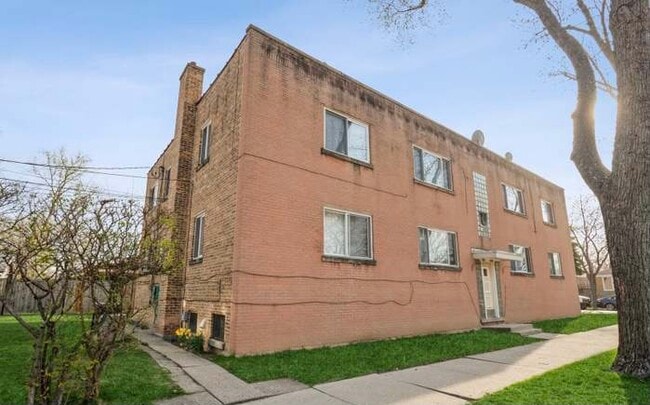 Building Photo - 2951 W Rosemont Ave
