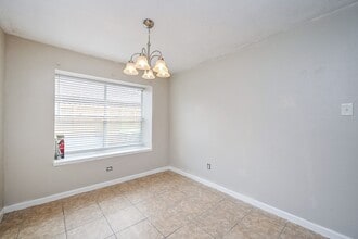 Building Photo - 1114 Blue Diamond Dr