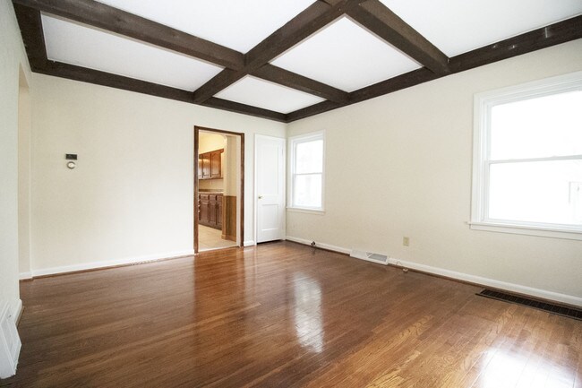 Foto del edificio - 536 Carver Blvd