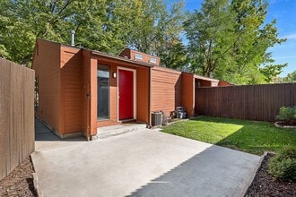 Building Photo - 2709 N 24th St