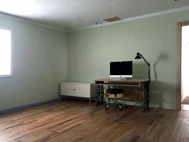 Building Photo - 261 Vandervoort Ave