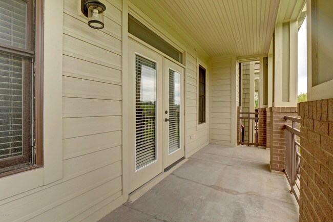 Building Photo - 6825 Mayfaire Club Dr