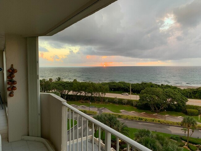 Foto del edificio - 4301 N Ocean Blvd