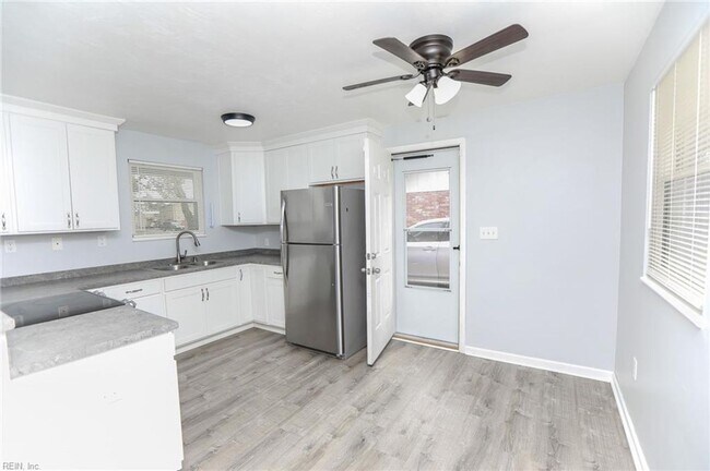 Foto del edificio - Beautifully renovated two bedroom home in ...
