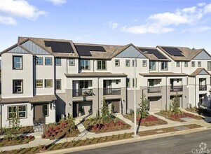 Building Photo - 501 Tamarind Way