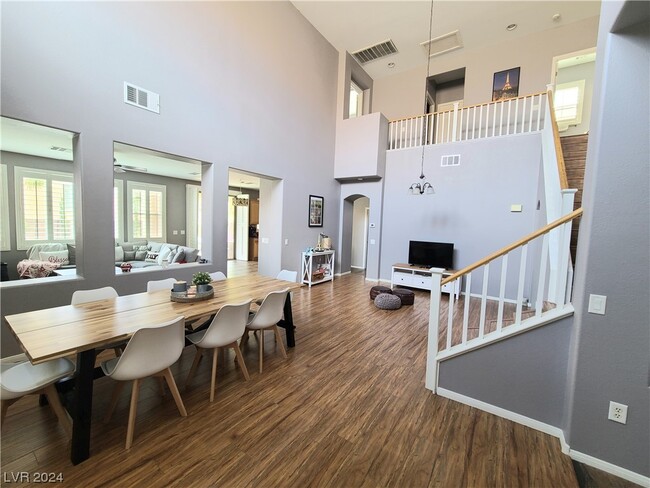 Foto del edificio - 326 Carlisle Crossing St