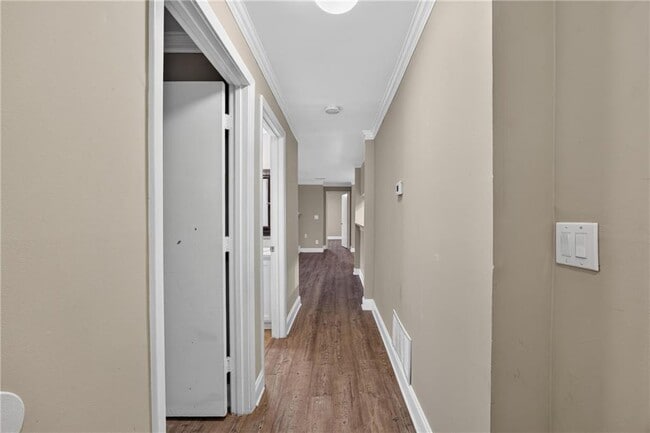 Building Photo - 123 Warm Springs Cir