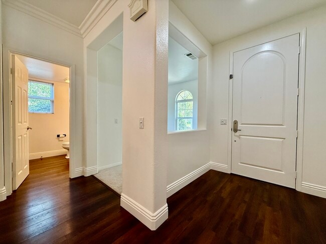 Building Photo - 13642 Pinnacle Way