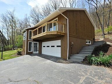 Building Photo - 888 Upland Dr
