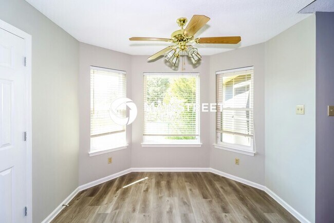 Building Photo - 3 Bedroom Pet-Friendly Home in Cordova, TN with Main Street Renewal