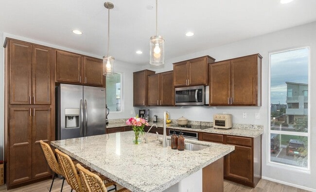 Building Photo - 1250 Abbey Ln