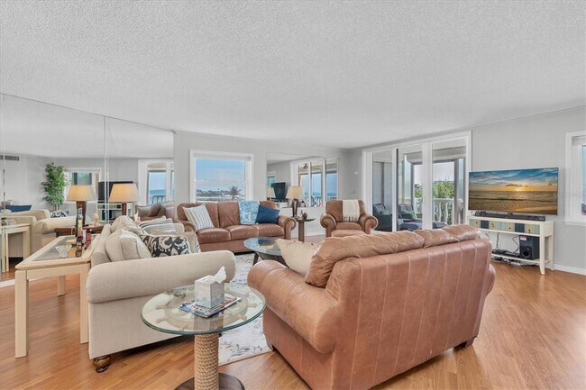 Foto del edificio - 6500 Sunset Way