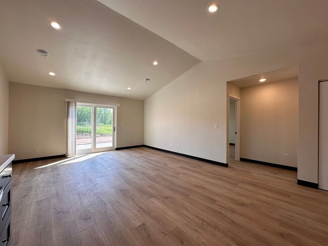 Building Photo - 1738-1740 Eldorado Dr