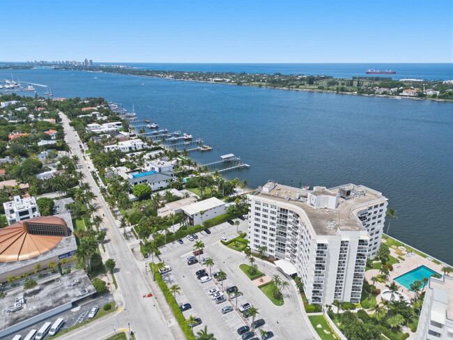 Building Photo - 2800 N Flagler Dr