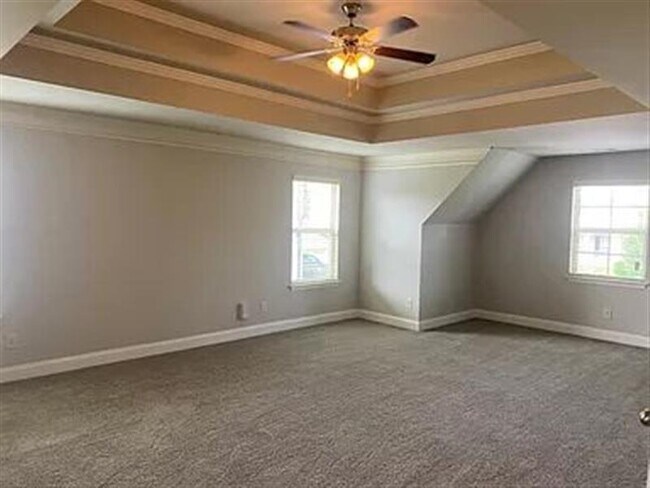 Building Photo - Buford cozy home