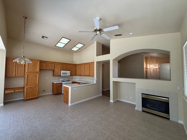 Building Photo - Three Bedroom Two Bathroom Home - NEW PRICE