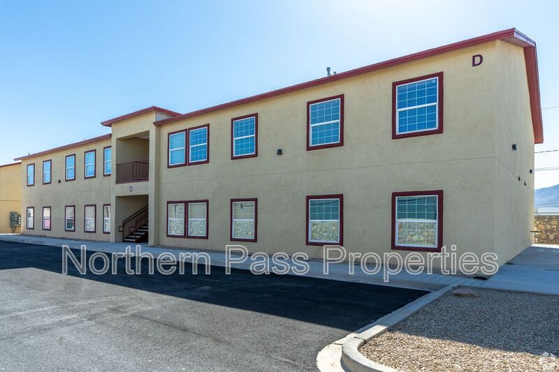 Foto principal - 9779 McCombs St