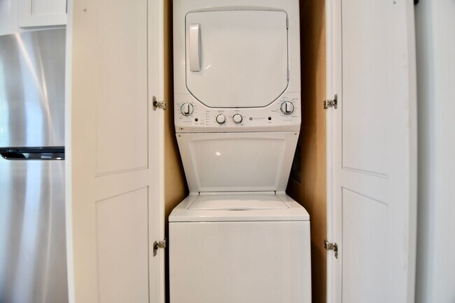 Building Photo - 849