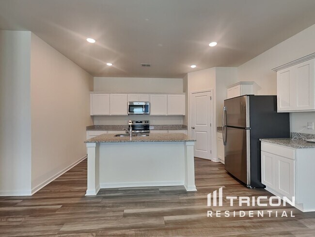 Building Photo - 1056 Large Poppy Dr