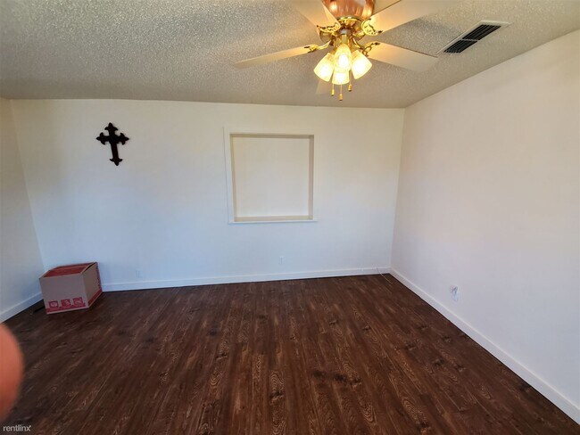 Building Photo - 2 br, 1 bath House - 503 5th Street