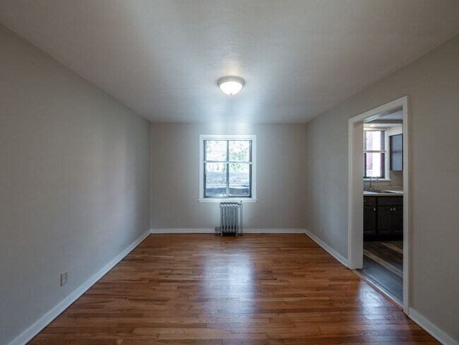 Building Photo - 131 Edgewood Ave