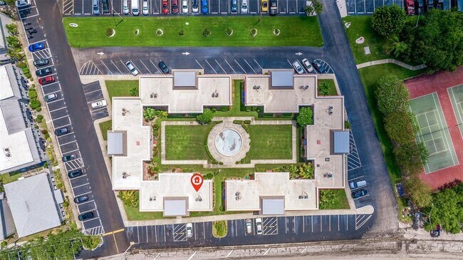 Foto del edificio - 7000 Sunset Dr S