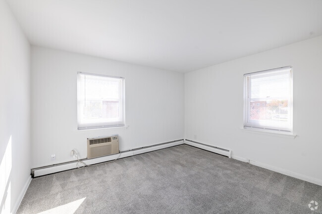 2BR, 1BA - 675SF - First Bedroom - Corliss Apartments