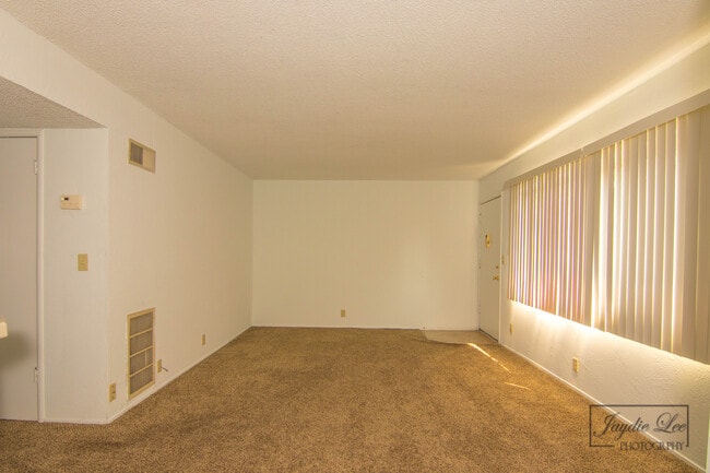 Building Photo - 440 Normal Ave