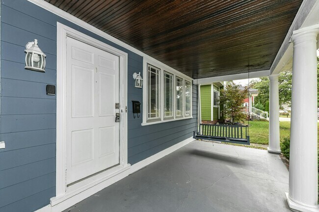 Foto del edificio - 5119 Norway Dr