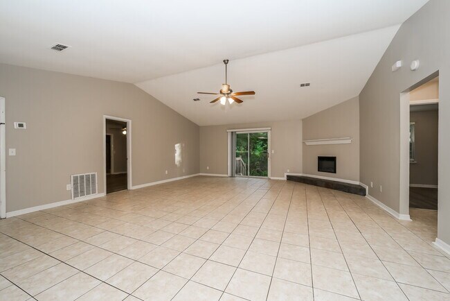 Foto del edificio - 4782 Cinnamon Fern Dr