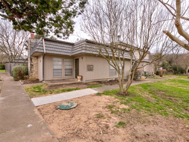 Building Photo - 710 Castle Ridge Rd