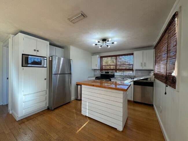 Foto del edificio - "Charming 2-Bedroom Duplex Oasis on Christmas Tree Lane – Your Perfect Panama City Beach Retreat!"