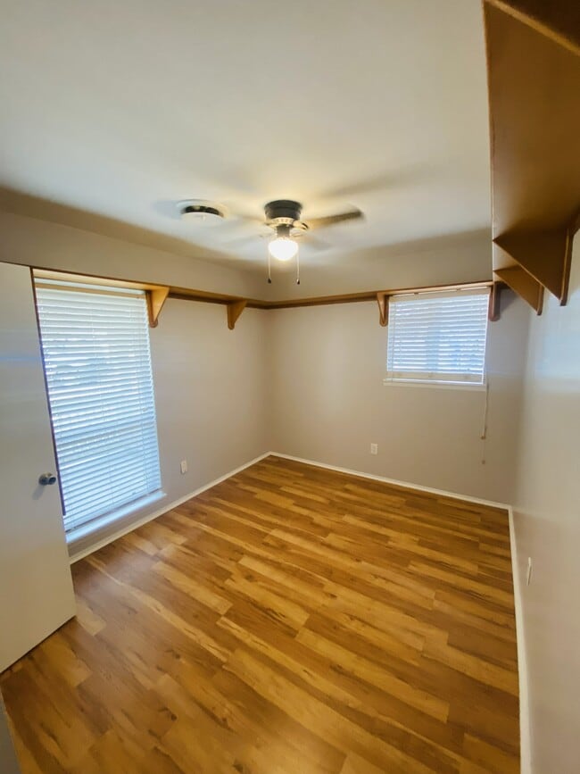 Building Photo - 106 Timber Ln Loop