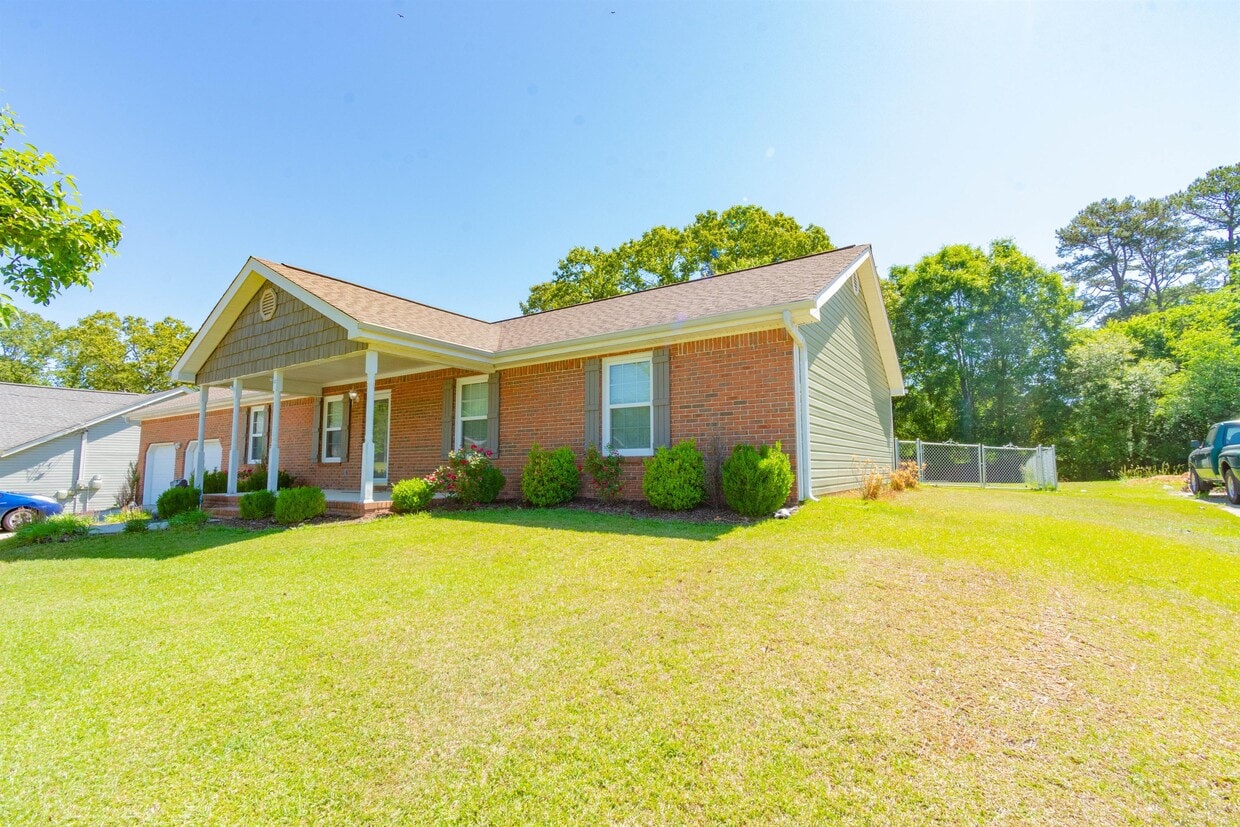 114 Oakview Dr, Rossville, GA 30741 House Rental in Rossville, GA