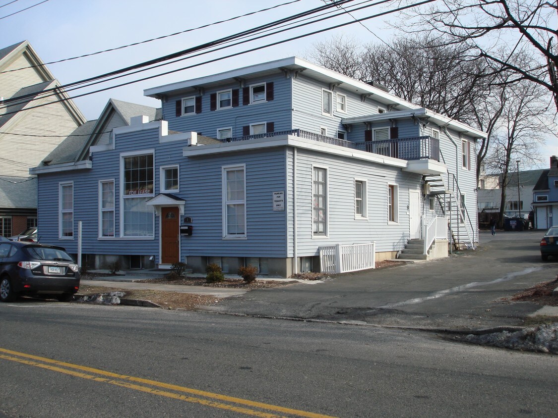 Primary Photo - 1 Mott Ave