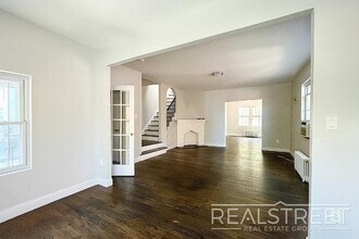 Building Photo - Wilson Avenue Building Photo - Wilson Avenue